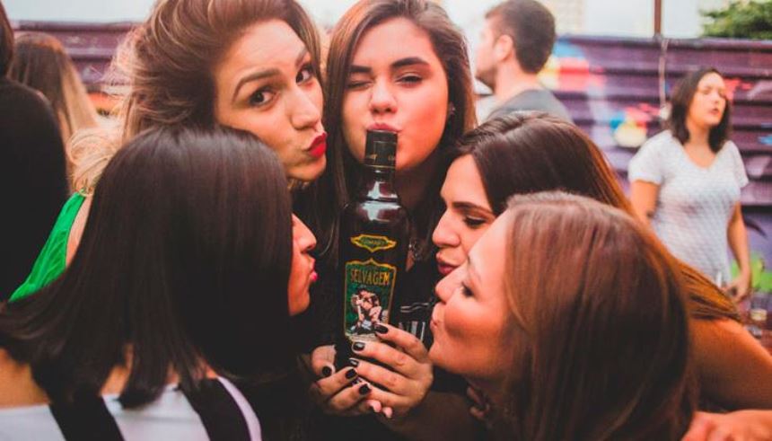 A catuaba recebeu pontuação 3.1 e foi eleita a pior bebida brasileira em sabor.