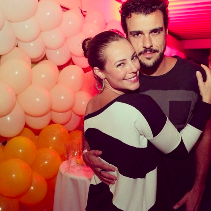 Entre 2009 e 2015, ela se relacionou com o ator Joaquim Lopes. Eles se conheceram durante as gravações do longa 