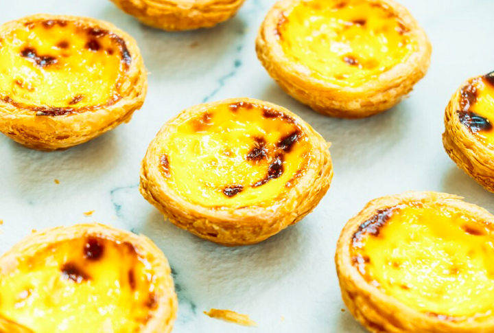 12º) Apúlia, Itália: A proximidade com o mar Adriático e o clima quente da região influenciam significativamente os pratos locais dessa região que fica no sudeste da Itália. O "pasticciotto", uma torta recheada com creme de baunilha, é um doce bem famoso por lá.