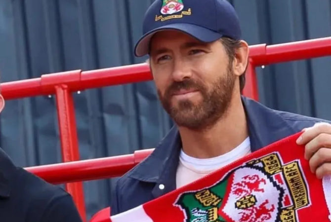 Ryan Reynolds revive clássico de Clint Eastwood em novo remake