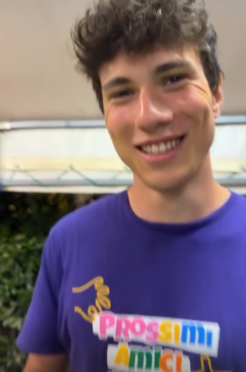 Santini também fez uma postagem em que dizia ter “redescoberto a igreja”. “Pensei que ela tinha morrido e se tornado (ou sempre foi) hipócrita”, afirmou, antes de dizer ter encontrado a “igreja que, na verdade, nasce de Deus”. -Reprodução/Instagram