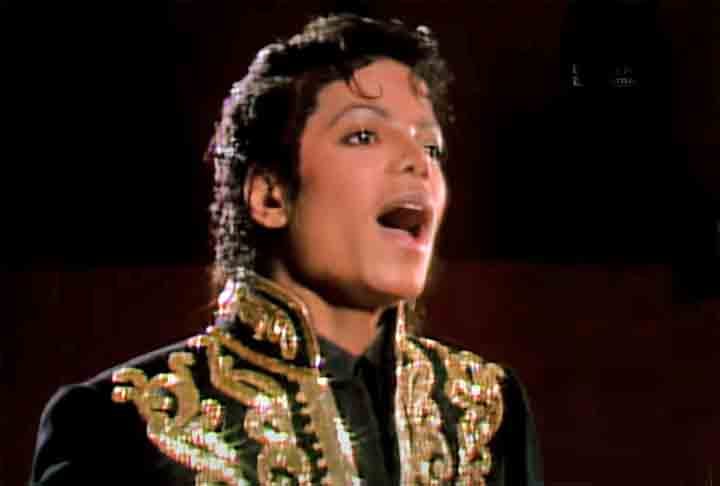 Em 1985, Michael Jackson e Lionel Richie lideraram um projeto chamado "USA For Africa", que reuniu 46 estrelas da música dos Estados Unidos.