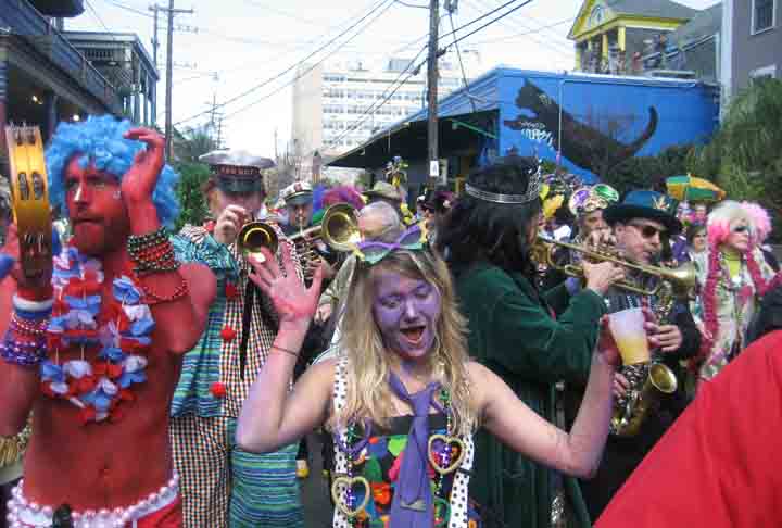 <p>O Carnaval chegou a Nova Orleans com a casa real francesa dos Bourbons e é conhecido como Mardi Gras (Terça-Feira Gorda, em francês). Desfiles em que a diversidade é o lema tomam conta das ruas, bares e restaurantes. </p>
