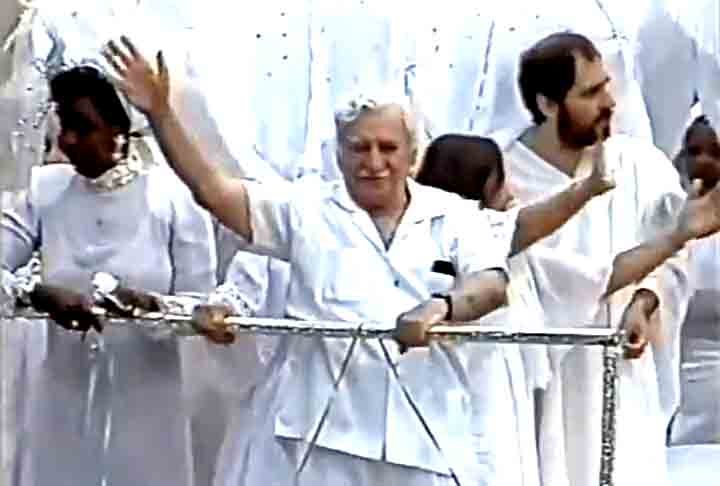 Jorge Amado - Império Serrano 1989 - Sob os olhos graciosos de Oxalá, a escola de Madureira trouxe a religiosidade e obra literária de um dos grandes autores do Brasil. No fim da década de oitenta, a Verde e Branca ficou com o décimo lugar. 