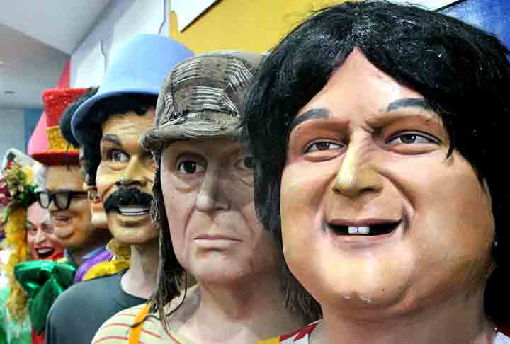 Ícones do humor nacional, como Zacarias (Trapalhões), e internacional, a exemplo de personagens do seriado mexicano Chaves, já desfilaram pelas ladeiras de Olinda.