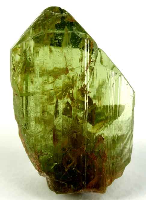 Peridoto- Conhecido como "diamante da noite", é uma variedade de olivina, com tonalidades de verde.  Encontrado em basaltos e peridotitos. Hoje sua extração ocorre principalmente nos Estados Unidos, Egito e Brasil. Energeticamente é a pedra da serenidade e do coração aberto, representando a felicidade.