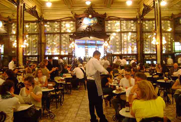 A Confeitaria Colombo, no Rio de Janeiro, aparece com destaque em uma lista dos estabelecimentos pelo mundo que oferecem as sobremesas mais saborosas.  -  (crédito: Flickr/Ronaldo Miranda)