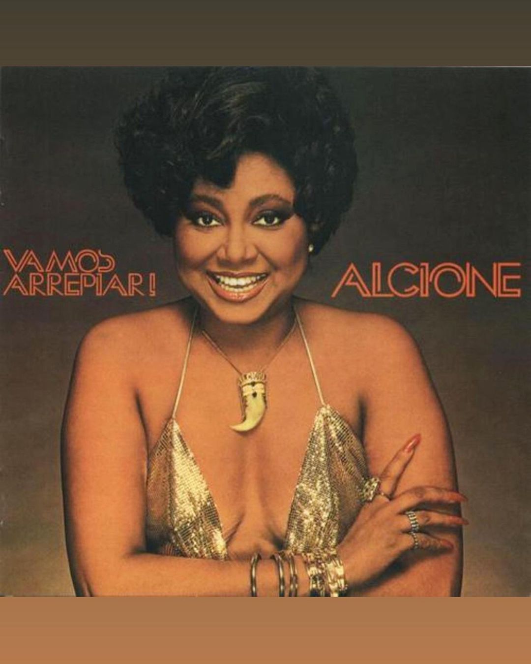 Na RCA, iniciou a fase com o álbum 'Vamos Arrepiar', mas ganhou disco de ouro com 'Da cor do Brasil', de 1984, A primeira faixa declarava todo seu amor pela Estação primeira de Mangueira e sua forte relação com a tradicional agremiação do carnaval carioca. 