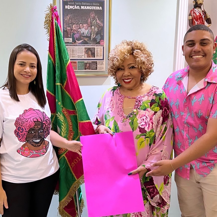 Nascia ali, uma das maiores paixões de sua vida. A relação com a Estação Primeira é tão forte, que será homenageada no carnaval 2024, tendo sua vida e obra contada na Marquês de Sapucaí. 