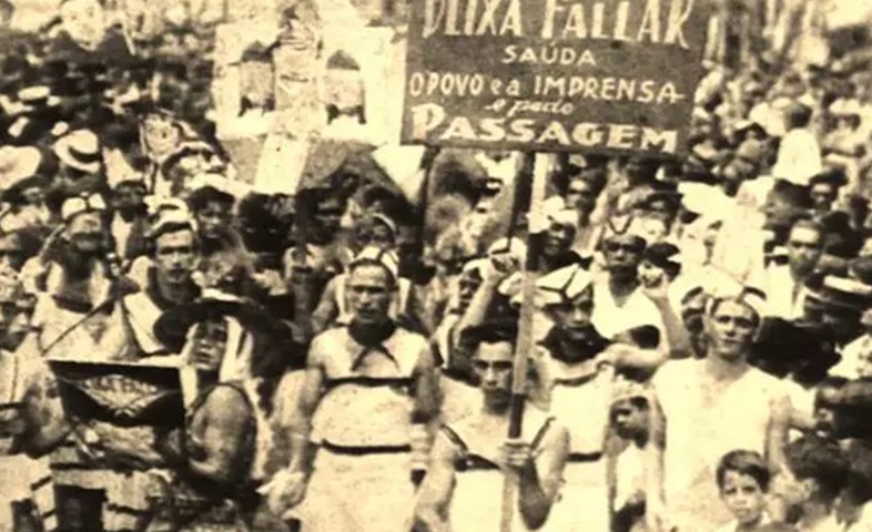 <p>Oficialmente, a primeira Escola de Samba do Rio de Janeiro foi a “Deixa Falar”, que surgiu no bairro do Estácio, em 1928, mesmo ano de fundação da Estação Primeira de Mangueira.</p>
