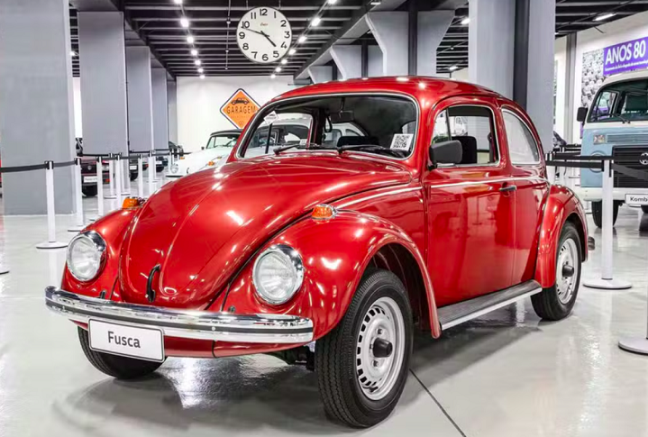 O Fusca é um carro tão popular que tem data comemorativa:  20 de janeiro. Esse dia marca o início da produção no Brasil, em 1959. A celebração foi proposta pela Associação Brasileira dos Proprietários de Fusca (Abrafusca), em 1989, marcando os 30 anos do modelo no país.  - divulgação