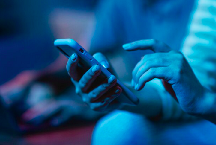 Em seguida, digite sua senha atual e depois crie uma nova seguindo os parâmetros estabelecidos pelo Google.