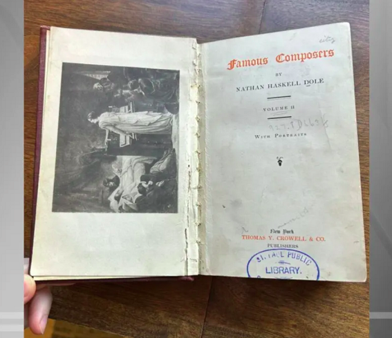 A diretora Maureen Hartman disse que, pelo estado frÃ¡gil do livro, ele seria colocado sob proteÃ§Ã£o de um vidro, numa Ã¡rea de exposiÃ§Ã£o de peÃ§as da cidade. O prefeito de Saint Paul, Melvin Carter, disse em tom de brincadeira que a multa por atraso de livro era de 1 centavo/dia. EntÃ£o, seriam 380 dÃ³lares para a mulher que o pegou emprestado. 