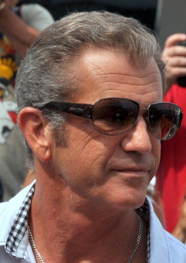Ao longo da vida, Mel Gibson nunca deixou de ser polêmico. Até mesmo sua religião (Católico tradicionalista) e posição política (conservador - militante do Partido Republicano dos EUA) deram o que falar na imprensa.  - Georges Biard/Wikimedia Commons