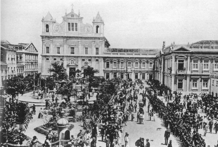 Fundada em 1549, Salvador foi a primeira capital do Brasil e desempenhou um papel importante na colonização do país.-domínio público