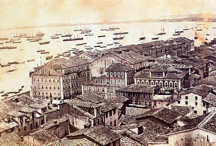 A cidade é conhecida por sua arquitetura colonial portuguesa, sua cultura afro-brasileira e seu litoral tropical.-Domínio público