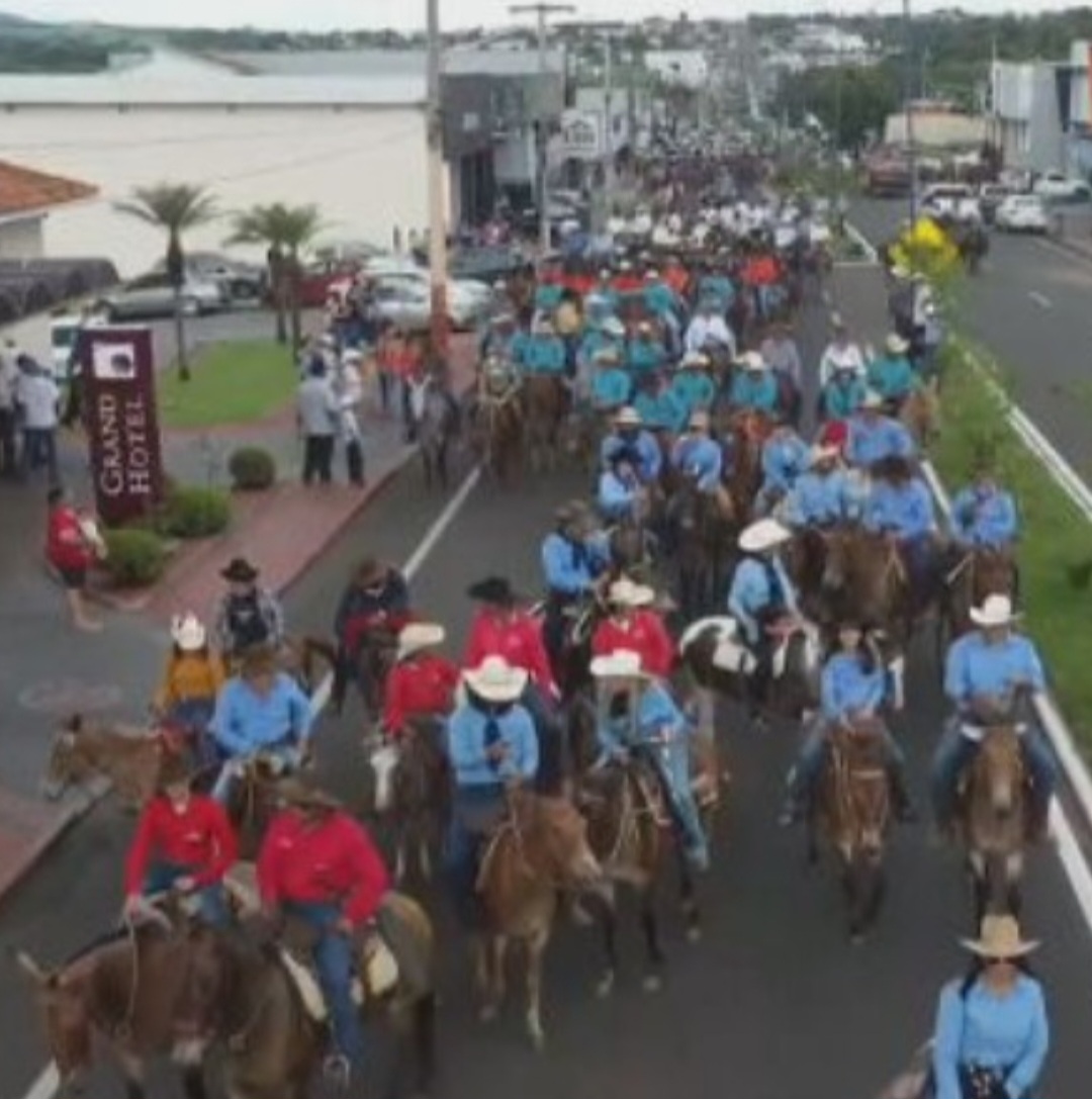 Encontro de Muladeiros: Tradição e Festa no Oeste Goiano
