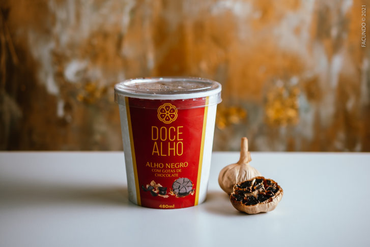 Alho: É difícil imaginar o sabor, mas o sorvete de alho é comum em festivais nos Estados Unidos. Há quem diga que é supercremoso. Será que dá mau hálito?-divulgação