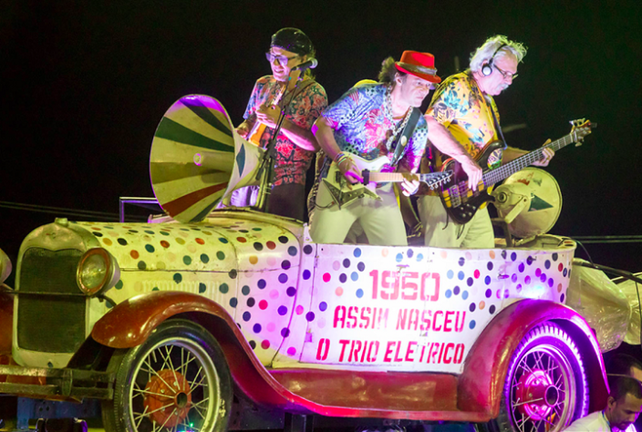 origem dos trios elétricos