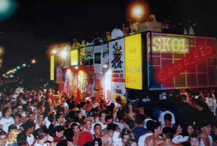 origem dos trios elétricos