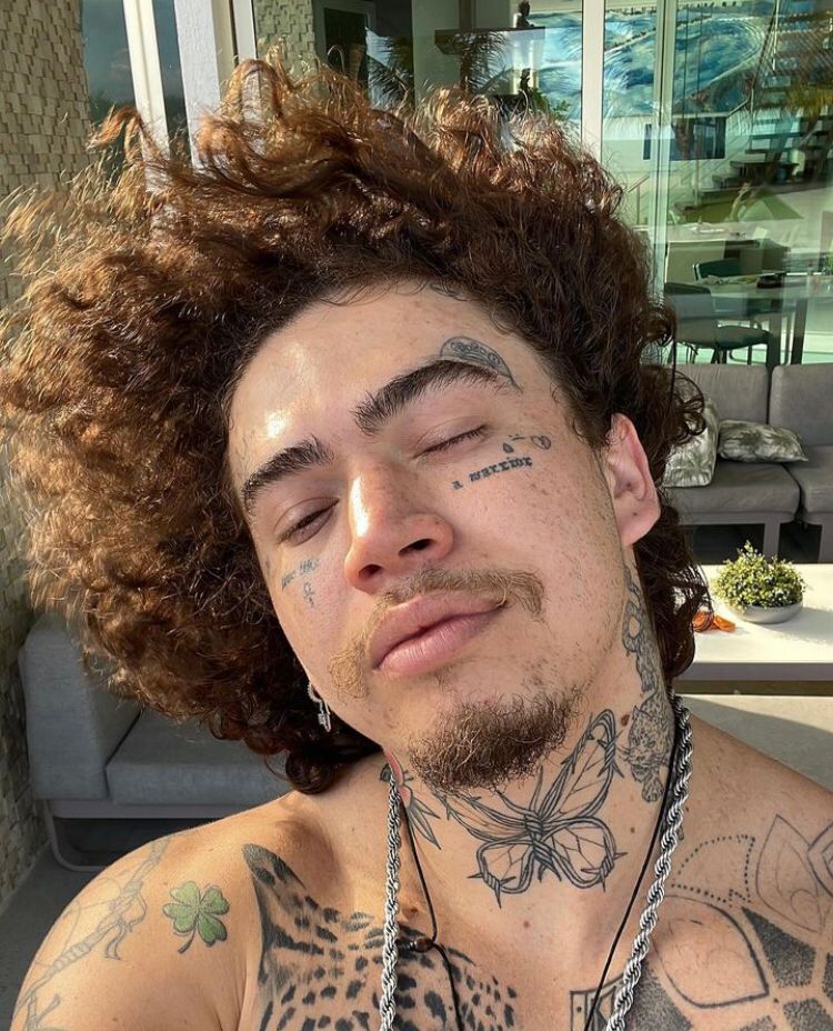 Em 2023, Whindersson disse em uma entrevista que o esporte o ajudava a controlar a depressão: “Ela é vai e volta. Você está bem durante muito tempo, depois vem um negócio que você não sabe o que está acontecendo. O boxe me controlava mentalmente
