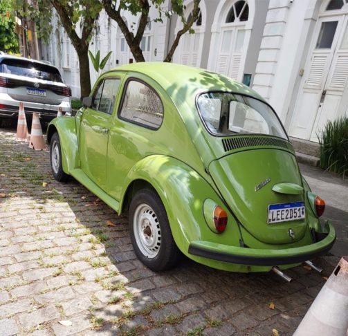Na época, o Fusca ainda era o segundo carro mais vendido do Brasil, atrás aldo Chevrolet Monza.Em 1993, o então presidente da República, Itamar Franco, sugeriu à Volkswagen que retomasse a produção. A empresa atendeu e o Fusca voltou a ser fabricado no Brasil em 1994