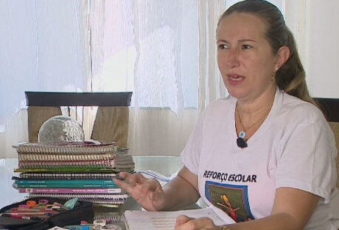 apagadora de livros renova material escolar e cobra pelo serviço