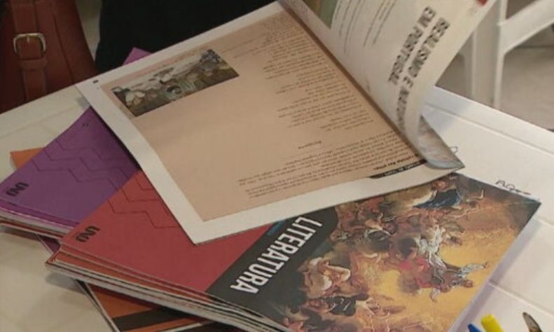 apagadora de livros renova material escolar e cobra pelo serviço