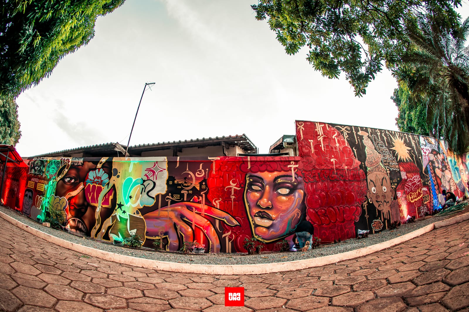 Ponto tradicional da cena alternativa da capital de Goiás, o Martim Cererê ganhou murais pintados por 14 artistas da região, em projeto da Secretaria Estadual de Cultura. -Divulgação/Secult de Goiás
