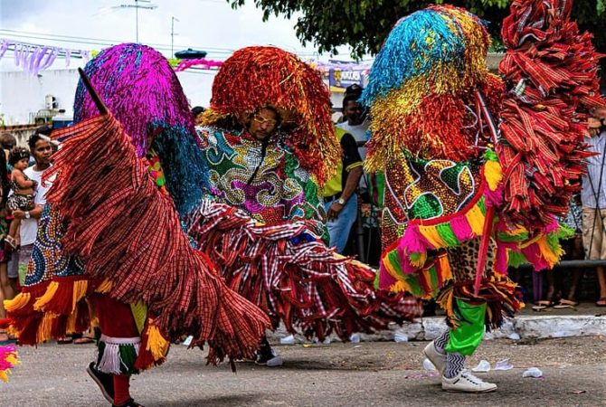 Ritmos variados no Carnaval no Brasil: gingado e tradição em cada região