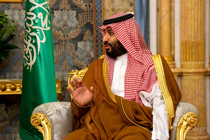 Os dados impressionam porque o príncipe herdeiro Mohammed bin Salman (foto) declarou em 2022 que o país pretendia reduzir a pena de morte, restringindo sua aplicação para casos de homicídio. A Arábia Saudita tem investido uma fortuna para mudar a imagem de excessivas restrições religiosas e desrespeito aos direitos humanos. 
