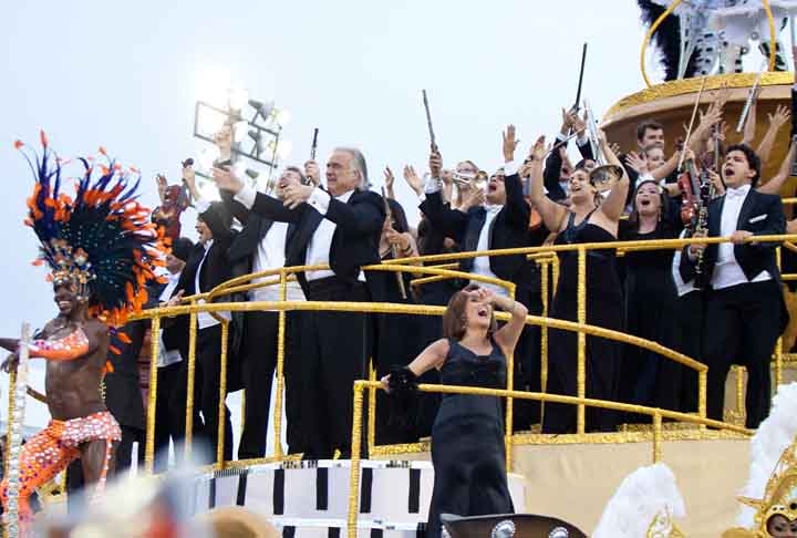 O Vai-Vai, em 2011, conquistou seu décimo quarto título, homenageando o maestro e ex-pianista João Carlos Martins. O enredo "A Música Venceu!" foi assinado pelo carnavalesco Alexandre Louzada, que conquistou o título em seu primeiro desfile no carnaval paulistano. - Flickr/ Fernando Mucci