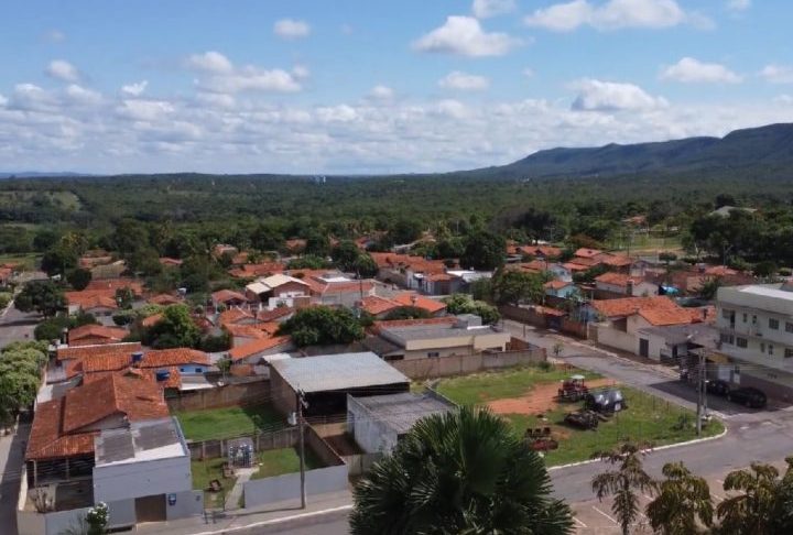 O crescimento acelerou apenas ao longo do século 20, especialmente após investimentos em infraestrutura turística e divulgação nacional das propriedades terapêuticas das águas minerais. O município conseguiu se emancipar de Caldas Novas em 1988 e passou a desenvolver identidade própria dentro do cenário turístico goiano.