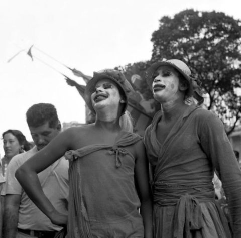 Colecionador brasileiro guarda acervo que conta a história do Carnaval do Rio