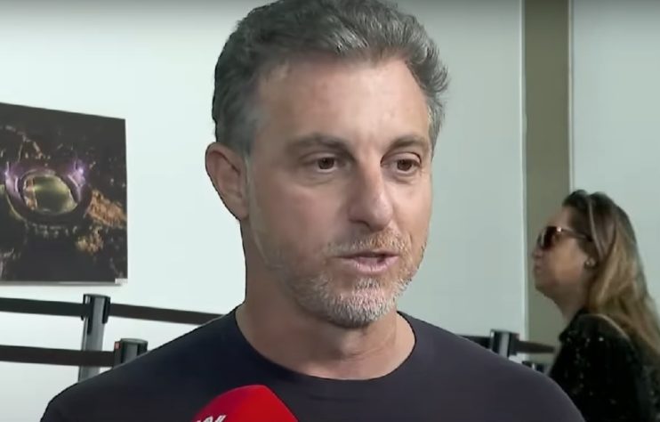 Luciano Huck no velório do empresário Abilio Diniz