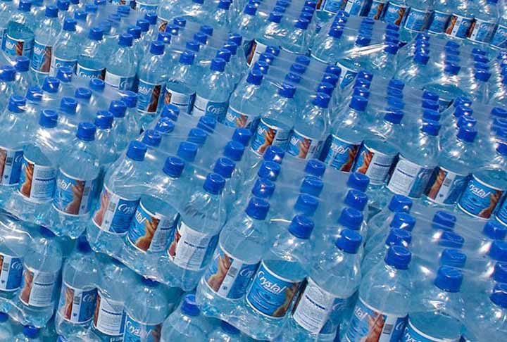 “É provável que venha (poliamida na água mineral) dos filtros plásticos usados para, em tese, purificar a água antes do engarrafe”, explicou o pesquisador Beizhan Yan, que integrou a equipe de estudos. 
