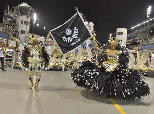 Mestre-sala e Porta-bandeira -