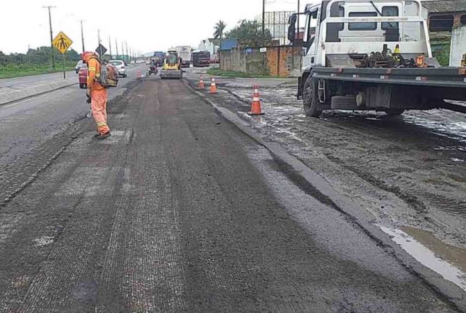 Cientistas criam asfalto capaz de reparar rachaduras