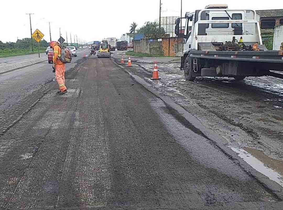 Cientistas criam asfalto capaz de reparar rachaduras