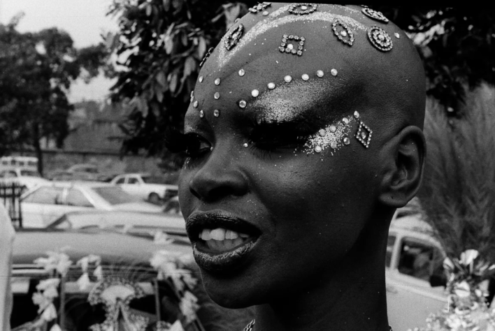 Colecionador brasileiro guarda acervo que conta a história do Carnaval do Rio