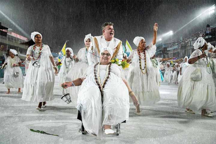 Depois, Milton retornou Ã  Viradouro, pelo qual faria a pesquisa do enredo de 2014. Em fevereiro de 2015, lanÃ§ou pela Editora Senac/SÃ£o Paulo o livro "Carnaval Ã© Cultura, PoÃ©tica e TÃ©cnica no fazer Escola de Samba".