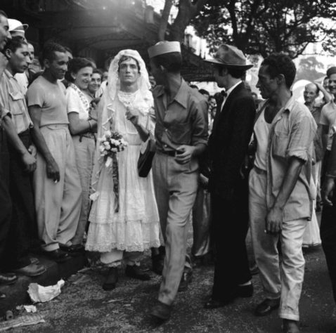 Colecionador brasileiro guarda acervo que conta a história do Carnaval do Rio