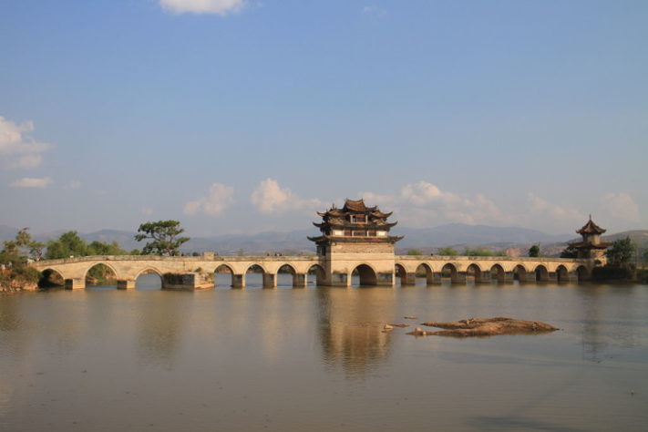 Ponte de Pedra de Shuanglong, China