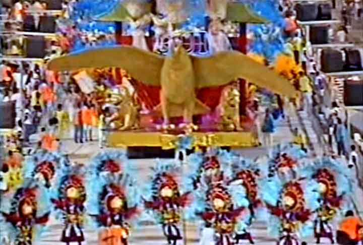 A X-9 Paulistana, da Parada Inglesa, na Zona Norte, conquistou ontem o título do grupo especial do Carnaval de São Paulo em 1997. A agremiação homenageou a Floresta Amazônia e ficou meio ponto à frente da Vai-Vai, campeã do ano anterior.  - Reprodução/Wikimédia Commons