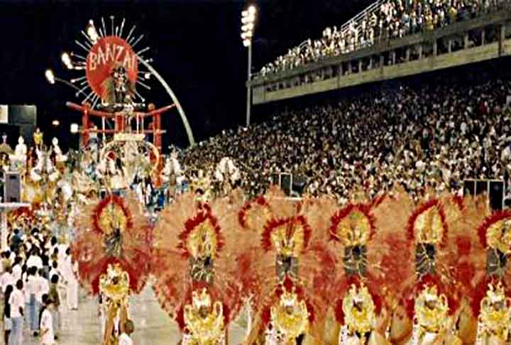 A Vai-Vai foi a campeã do Carnaval de São Paulo de 1998. Com notas dez em quase todos os quesitos, a escola somou 298,5 pontos superando em 6,5 pontos a segunda colocada, Nenê de Vila Matilde. A agremiação cantou sobre os 90 anos da imigração japonesa. - Reprodução/Youtube