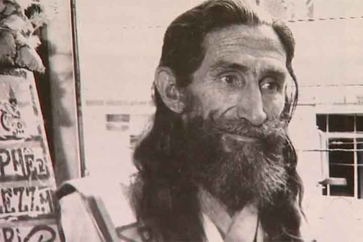 Em 17/12/1961, ocorreu a Tragédia do Gran Circus Norte-Americano, em Niterói, uma das maiores fatalidades do mundo circense, com mais de 500 mortos (na maioria, crianças). Seis dias depois, José disse ter ouvido "vozes astrais" que o mandavam abandonar o mundo material e se dedicar ao espiritual. 