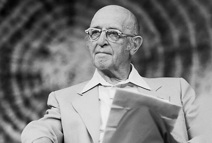 Carl Rogers terapeuta e ator do Filme vencedor, Journey into self (1968 )