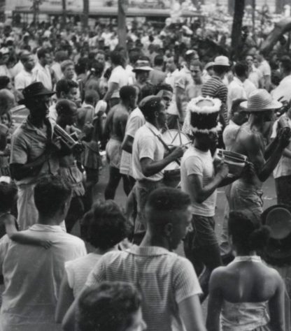 Colecionador brasileiro guarda acervo que conta a história do Carnaval do Rio
