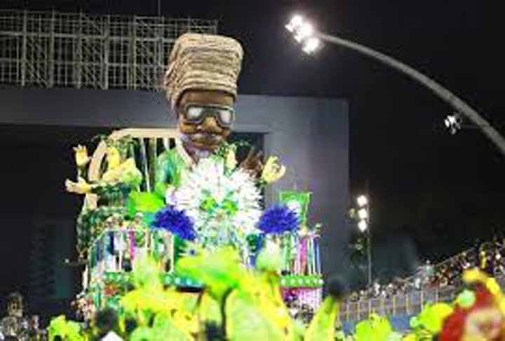 A escola também já teve desfiles sobre o cantor Elymar Santos, o sertanista Orlando Villas Bôas, João Cândido, Mário de Andrade e Carlinhos Brown.-Reprodução/Youtube