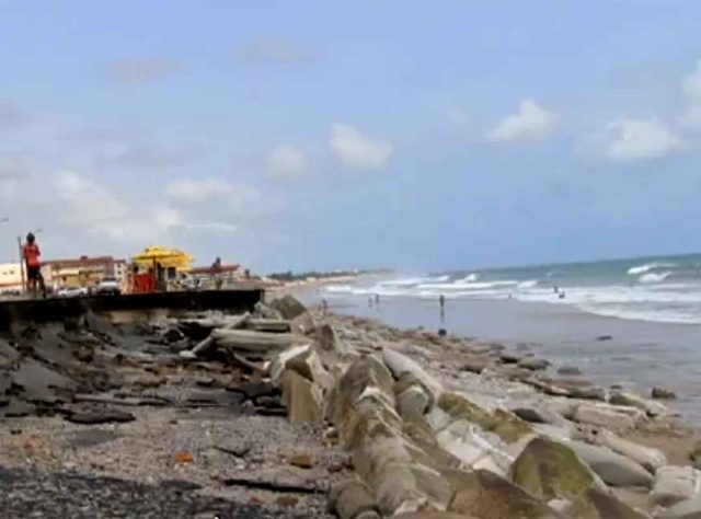 Erosão em áreas costeiras do Brasil 